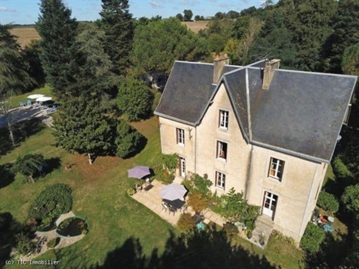 9 bedrooms house for sale in Charroux, France - Image 3