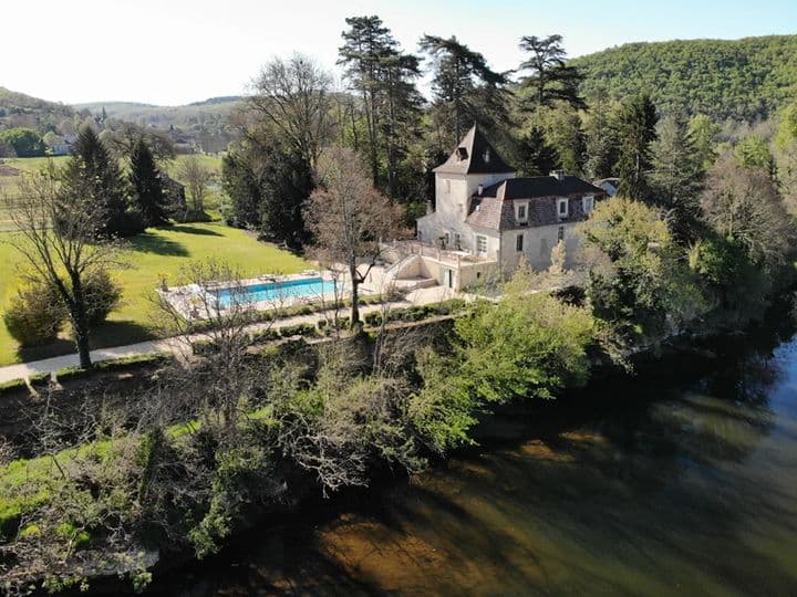 7 bedrooms house for sale in grezels, France