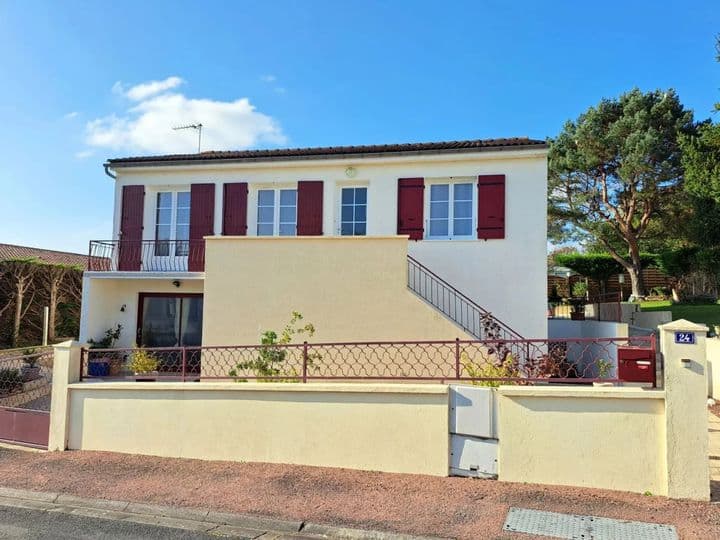 4 bedrooms house for sale in  France