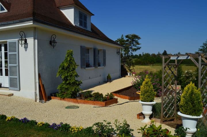 5 bedrooms house for sale in  France - Image 9