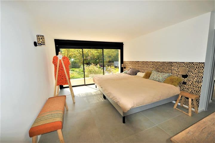 2 bedrooms house for sale in LIsle-sur-la-Sorgue, France - Image 9