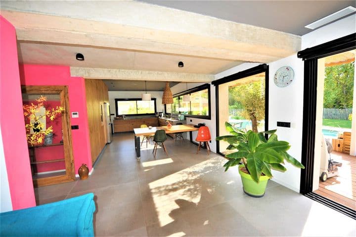 2 bedrooms house for sale in LIsle-sur-la-Sorgue, France - Image 2