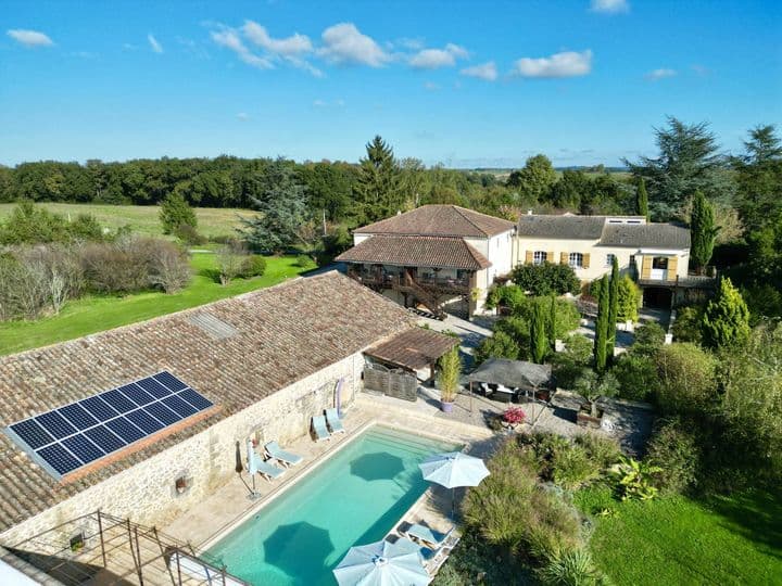 8 bedrooms house for sale in tombeboeuf, France