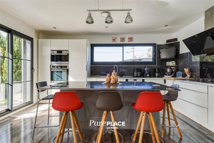 4 bedrooms house for sale in Marseille, France - Image 9