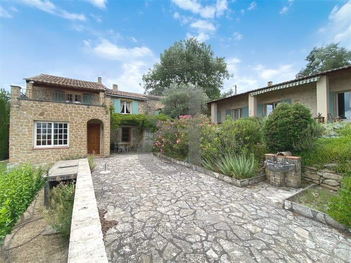 8 bedrooms house for sale in Vaucluse (84), France