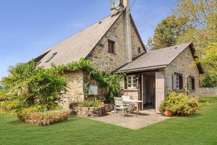 5 bedrooms house for sale in Serandon, France - Image 2