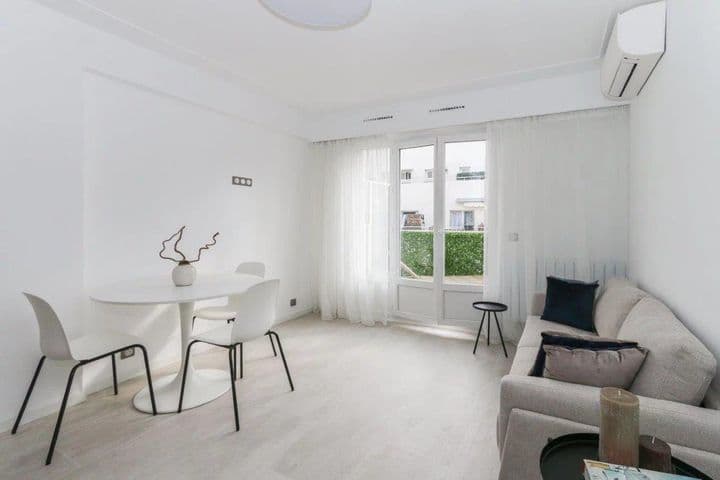 1 bedroom house for sale in  France - Image 2