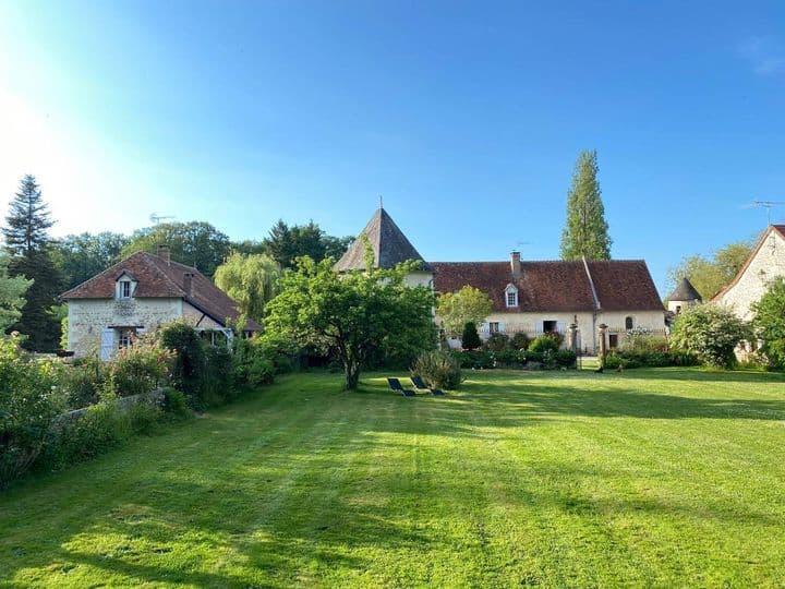 12 bedrooms house for sale in  France