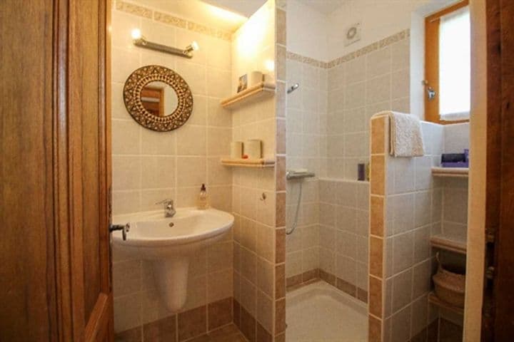 4 bedrooms house for sale in Aurel, France - Image 8