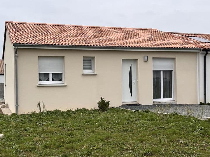 2 bedrooms house for sale in  France - Image 2