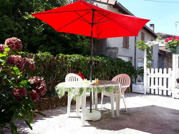 2 bedrooms house for sale in  France - Image 2