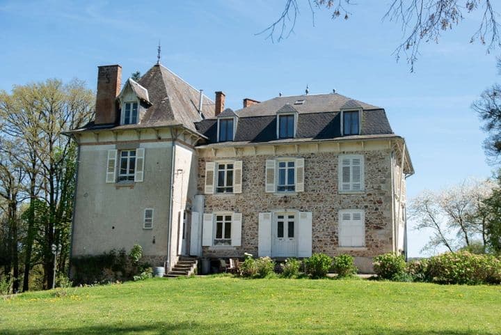 6 bedrooms house for sale in st yrieix la perche, France