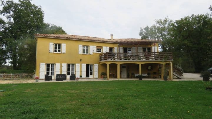 9 bedrooms house for sale in hautefort, France - Image 2