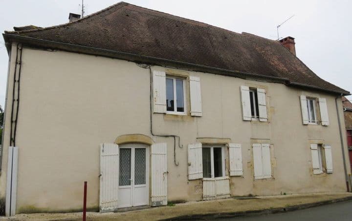 7 bedrooms house for sale in genis, France