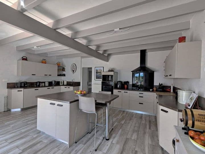 4 bedrooms house for sale in On edge of quiet hamlet, France - Image 11