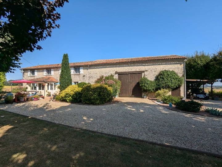 4 bedrooms house for sale in On edge of quiet hamlet, France - Image 3