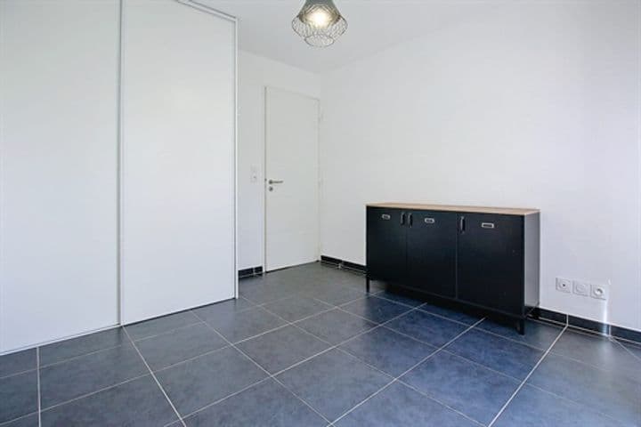 1 bedroom apartment for sale in Frejus, France - Image 8