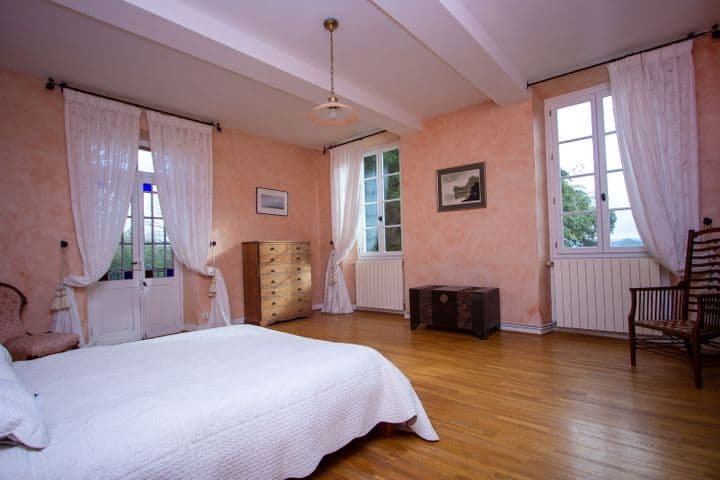 5 bedrooms house for sale in  France - Image 10