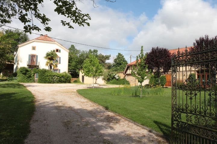 5 bedrooms house for sale in  France