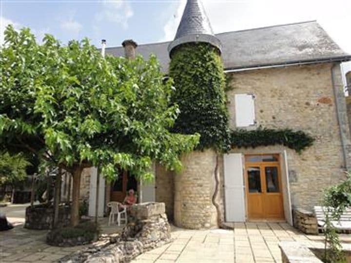 3 bedrooms house for sale in Charroux, France - Image 9