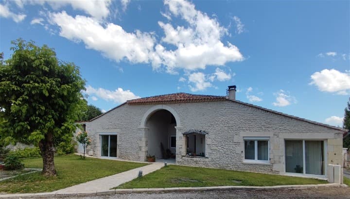 4 bedrooms house for sale in Charente (16), France - Image 2