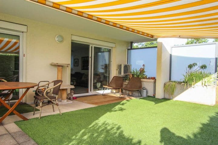 2 bedrooms house for sale in  France - Image 9