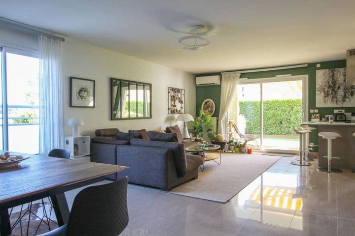 2 bedrooms house for sale in  France - Image 2