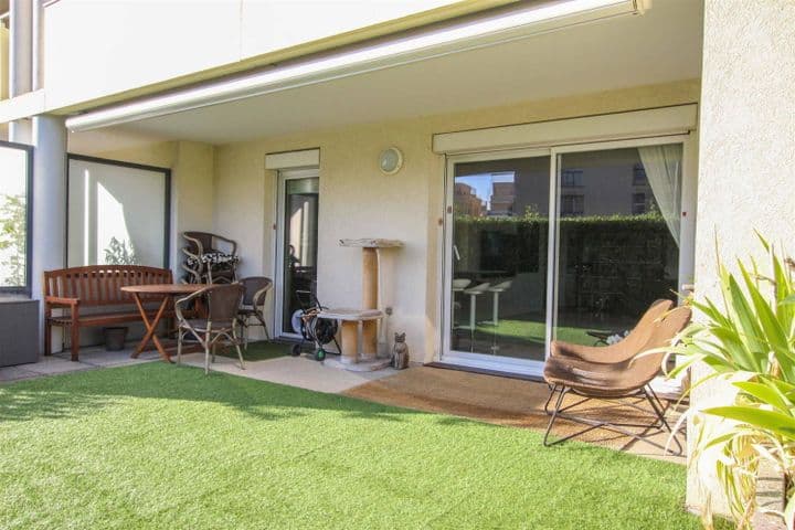 2 bedrooms house for sale in  France