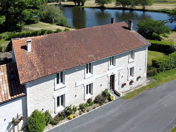 3 bedrooms house for sale in 3 kms to town with many amenities, France - Image 2