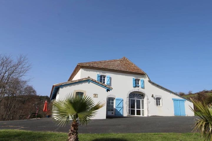 4 bedrooms house for sale in  France