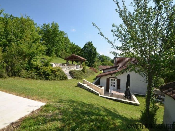 2 bedrooms house for sale in  France - Image 9