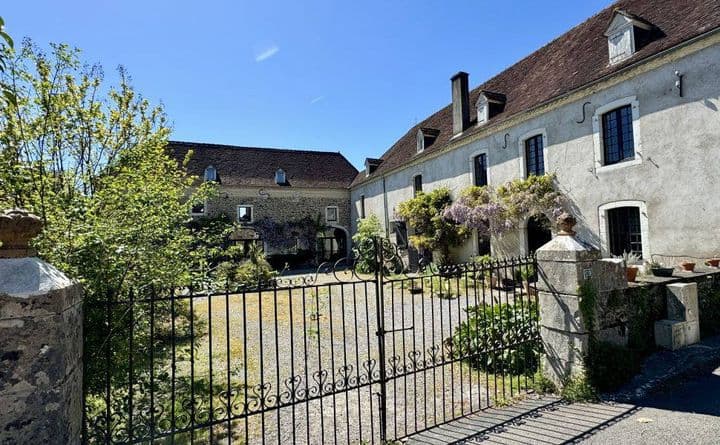 9 bedrooms house for sale in Sauveterre de Bearn, France - Image 3