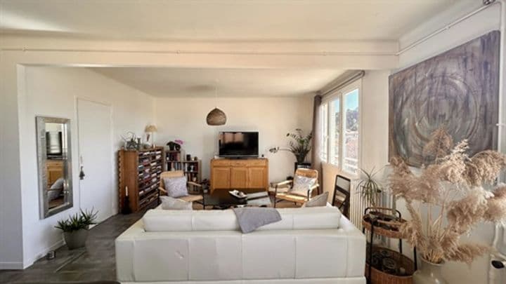 1 bedroom apartment for sale in Orange, France