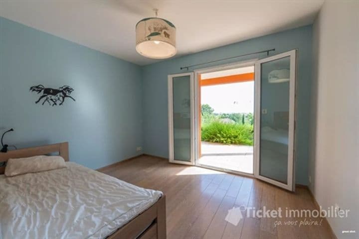 House for sale in Thil, France - Image 7