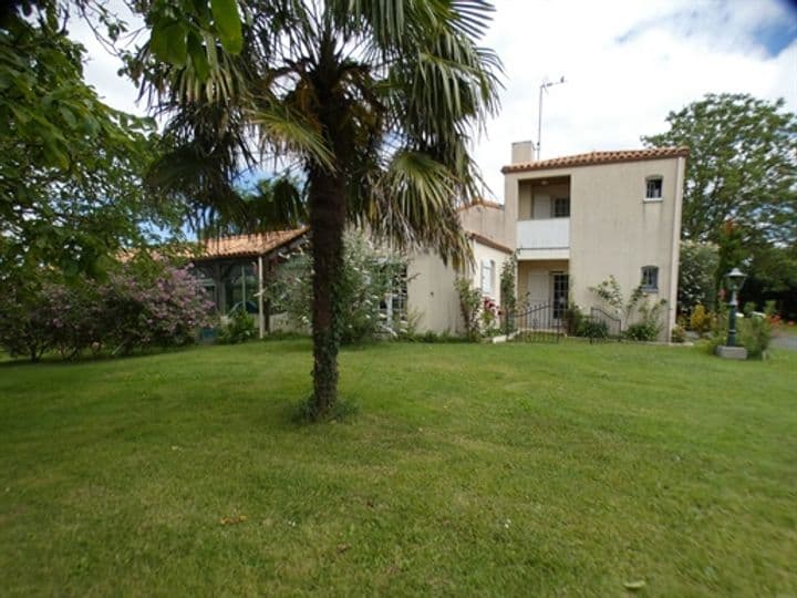 House for sale in Sainte-Hermine, France - Image 11