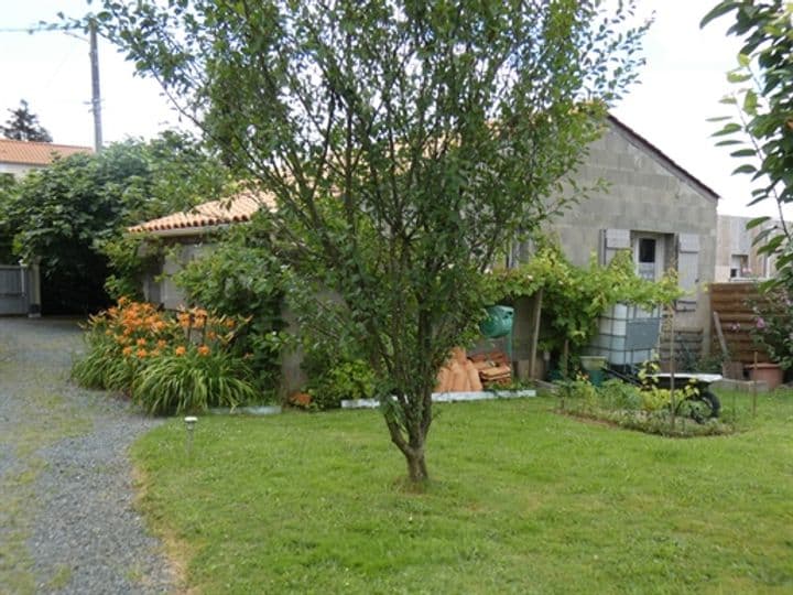 House for sale in Sainte-Hermine, France - Image 7