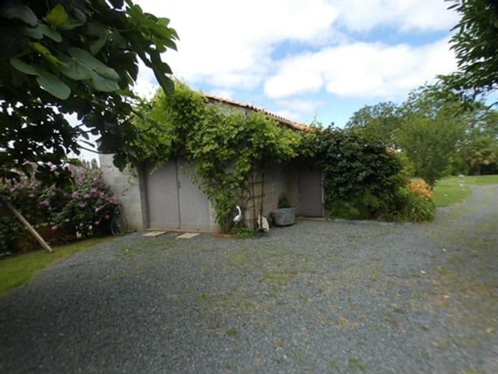 House for sale in Sainte-Hermine, France - Image 8