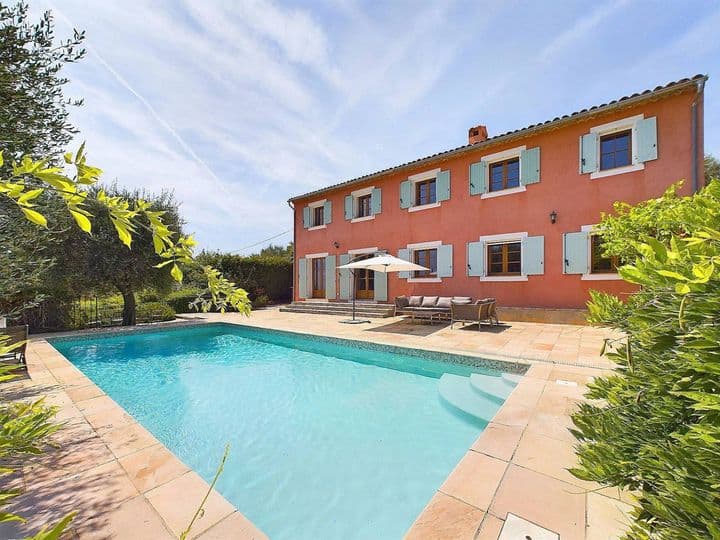 5 bedrooms house for sale in  France