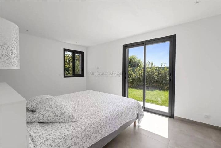 5 bedrooms house for sale in  France - Image 10