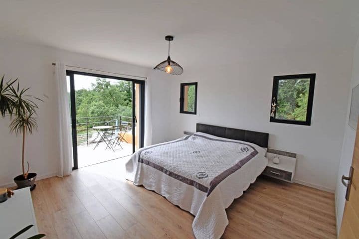 4 bedrooms house for sale in  France - Image 9