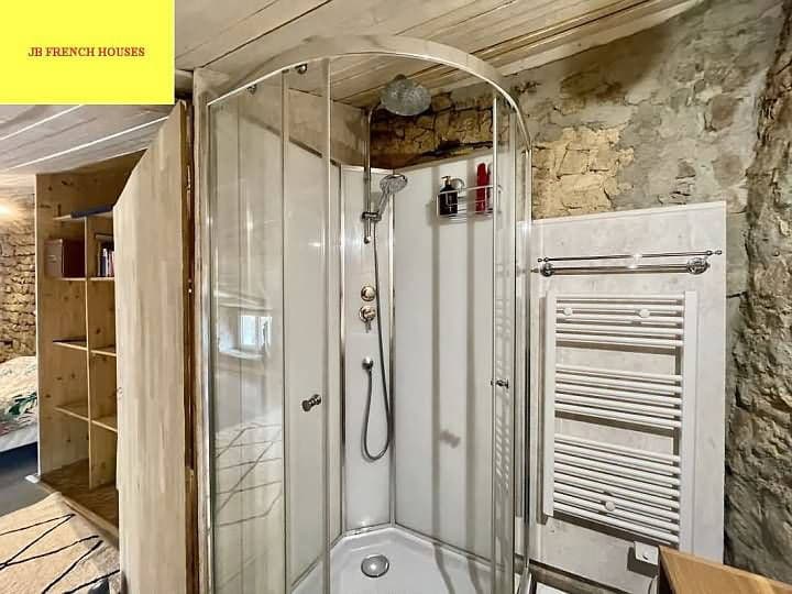 1 bedroom house for sale in  France - Image 10