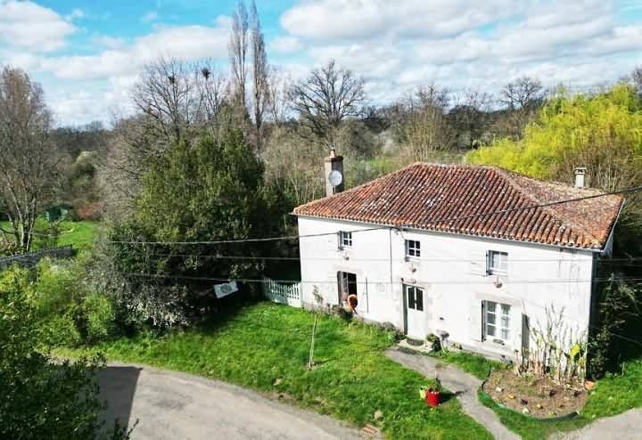 5 bedrooms house for sale in  France