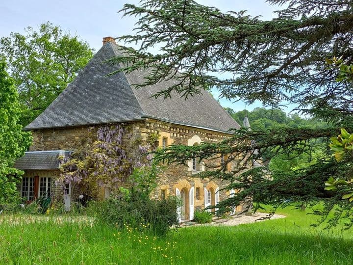 5 bedrooms house for sale in  France