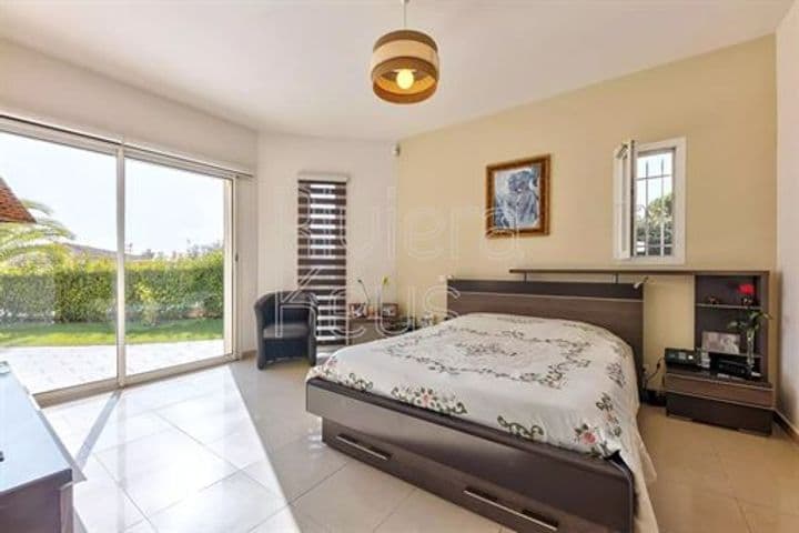 5 bedrooms house for sale in Saint-Raphael, France - Image 3