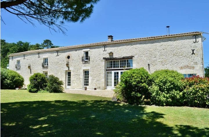 9 bedrooms house for sale in  France