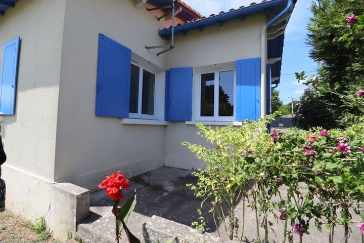 2 bedrooms house for sale in st palais sur mer, France