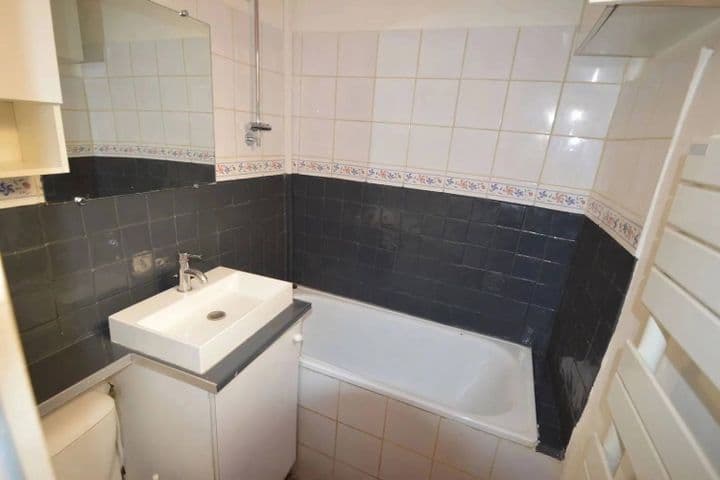 1 bedroom house for sale in  France - Image 10