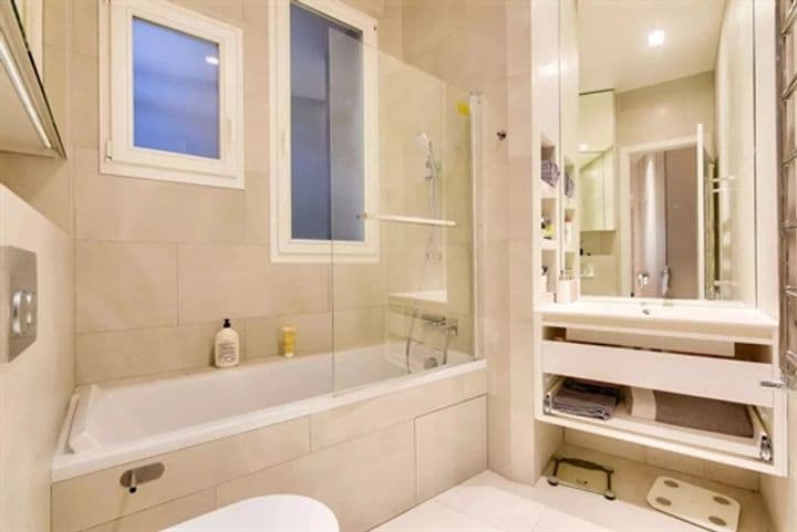 4 bedrooms apartment for sale in Paris 16eme, France - Image 4