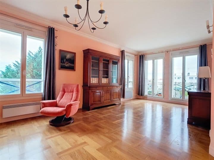 2 bedrooms apartment for sale in Saint-Maur-des-Fosses, France