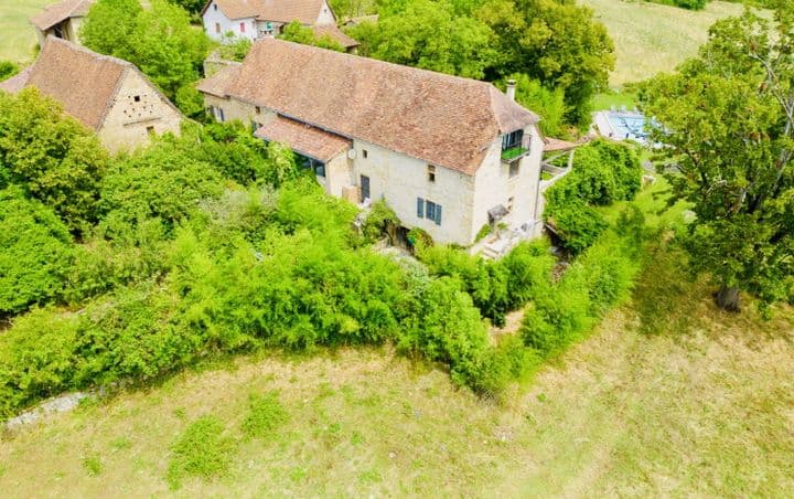 8 bedrooms house for sale in lunan, France